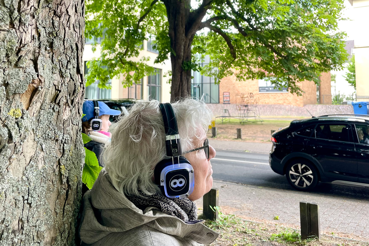Erinnern in der Vergangenheit und der Zukunft bedeutet beim Audiowalk „Zukunftsmusik – Wir werden uns erinnert haben“ auch Fragen und Gedanken zu Edith Ruß und Erna Schlüter.