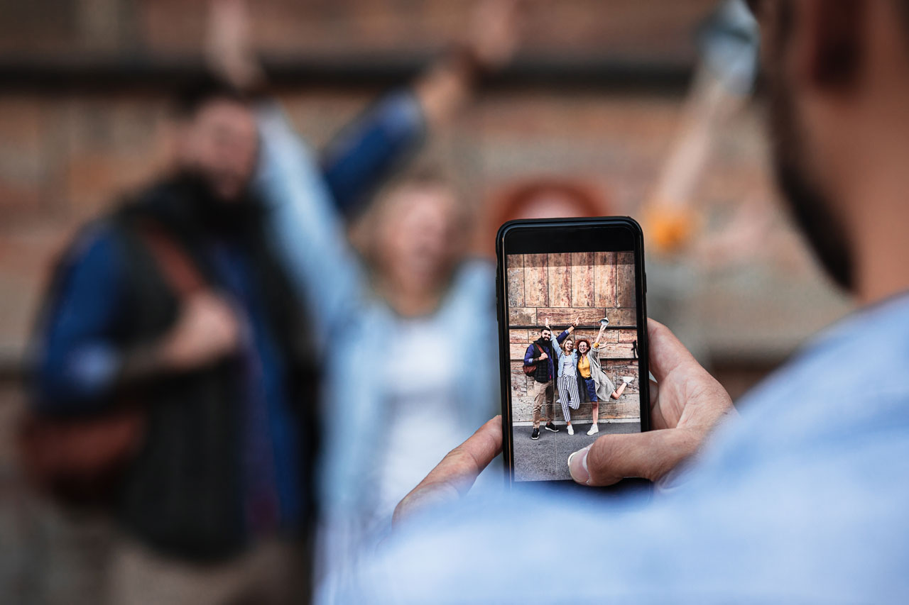 Social Media hat sich vom einfachen Kommunikationskanal zu einem vielschichtigen System digitaler Beziehungen entwickelt.