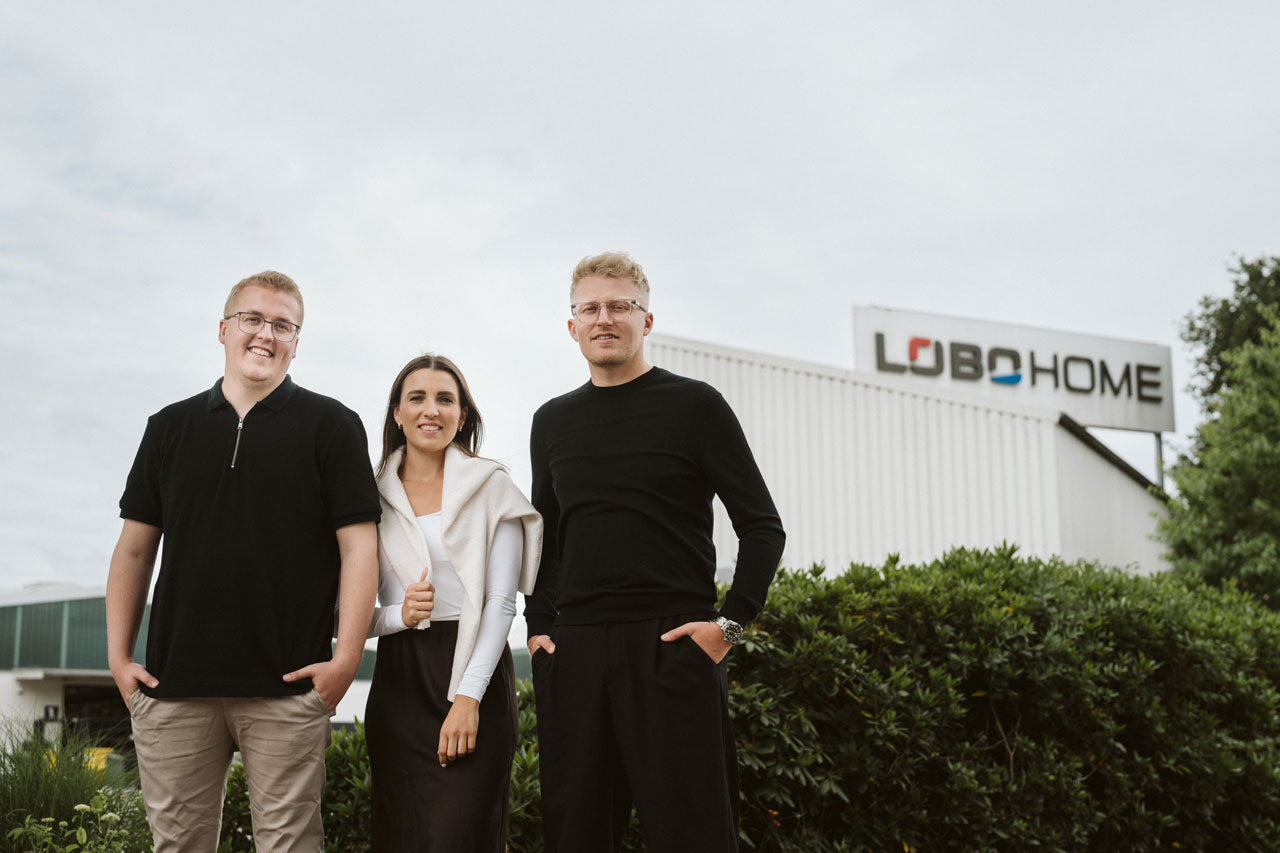 Ab dem 1. August übernehmen Tim Lothringer, Inga Brünig und Felix Lothringer (von links) gemeinsam die Geschäftsführung des Familienunternehmens LOBO Home.