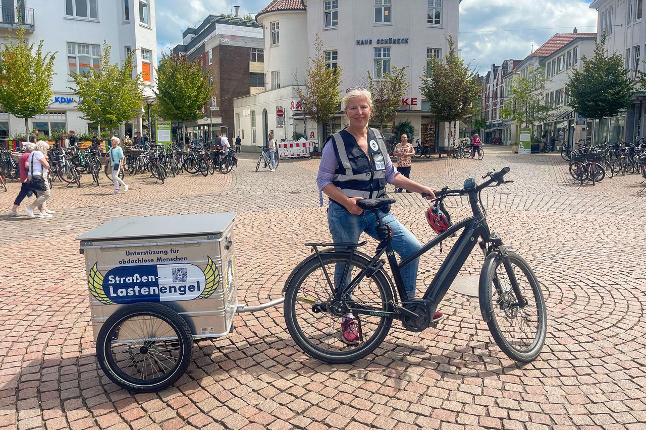 Marion Sandker von den Oldenburger Straßenengel ist donnerstags als Lastenengel unterwegs.