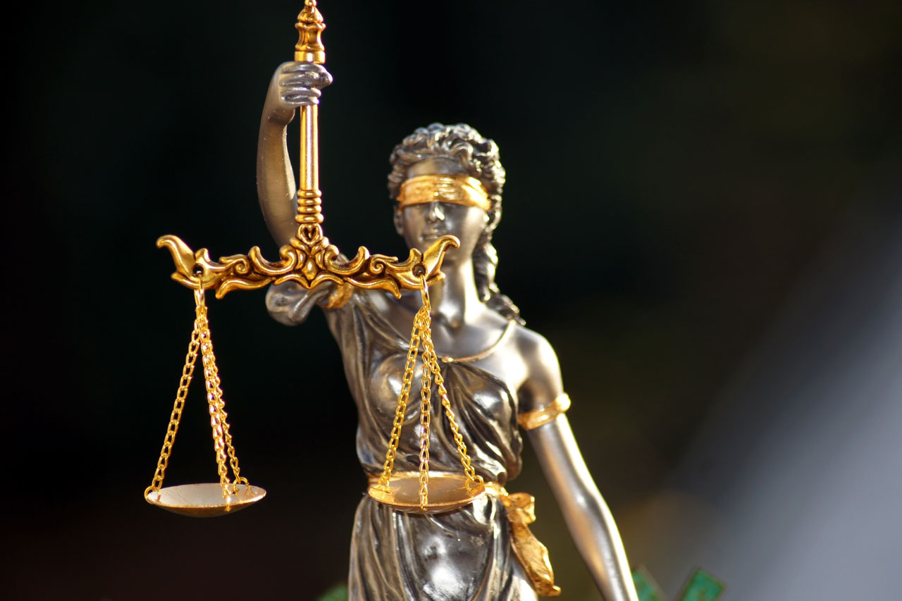 Die Staatsanwaltschaft Oldenburg hat Anklage gegen einen Polizeibeamten erhoben, der Lorenz A. durch Schüsse tödlich verletzt hat.