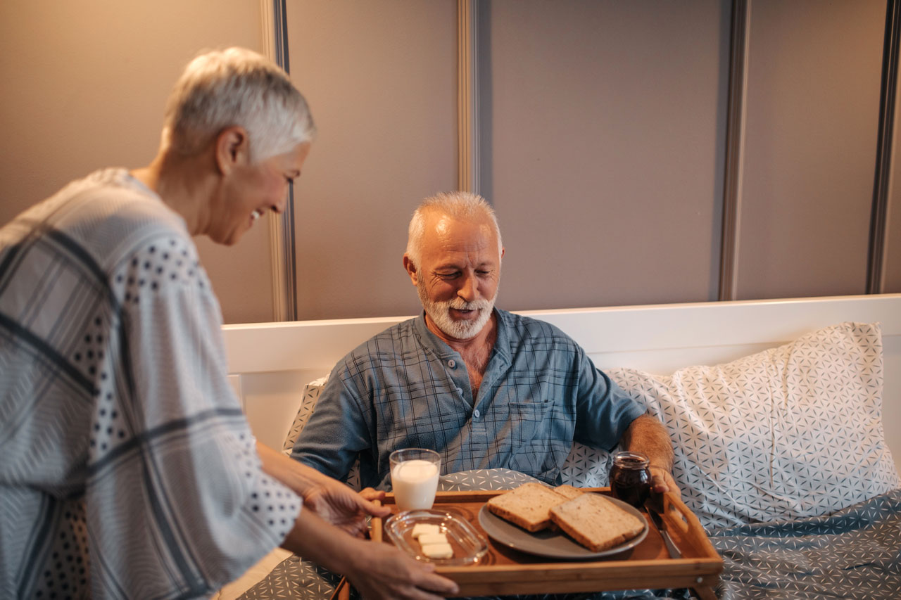 Neben der emotionalen Belastung und dem zeitlichen Aufwand sind es oft die alltäglichen, praktischen und finanziellen Aspekte, die pflegenden Angehörigen in Oldenburg und Umgebung zu schaffen machen.
