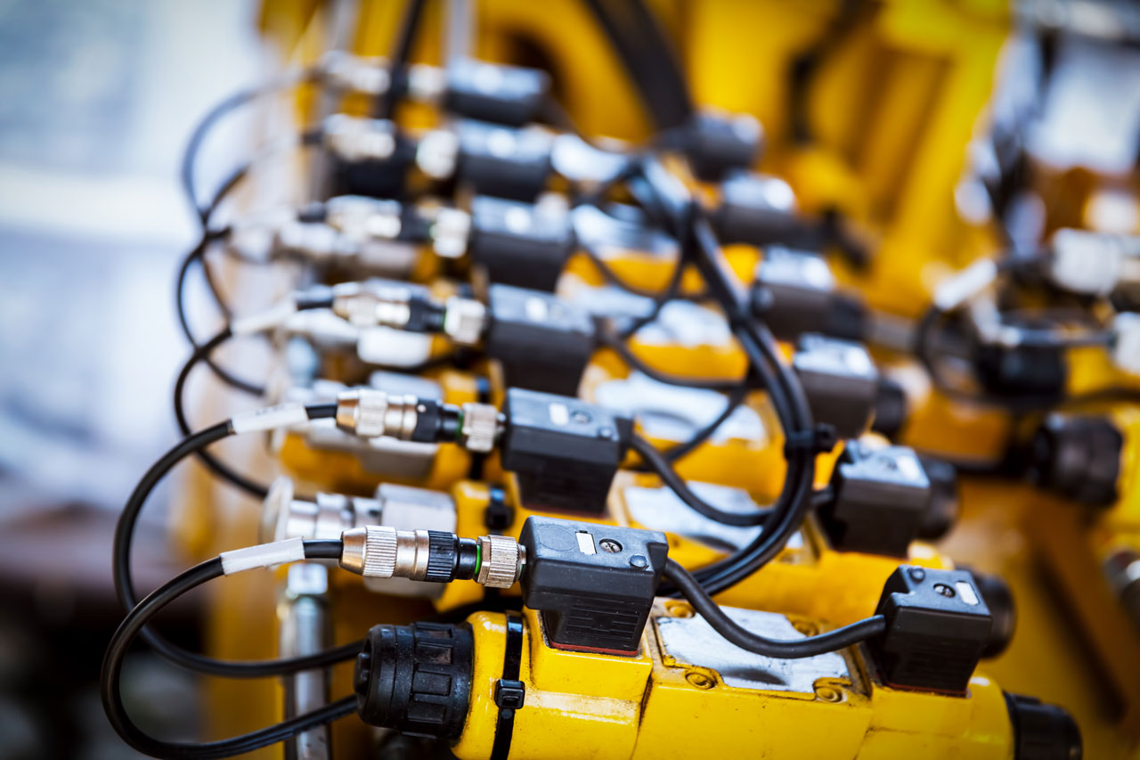 Pneumatische Antriebe, Ventile und Steuerungen können gezielt eingesetzt werden, um Prozesse zu vereinfachen, Wartung zu reduzieren und Anlagen schneller an neue Produkte anzupassen.