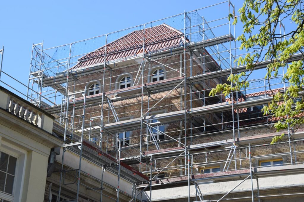 Komplexe Architektur und anspruchsvolle Projekte: Die Kunst der Gerüst-Sonderkonstruktionen
