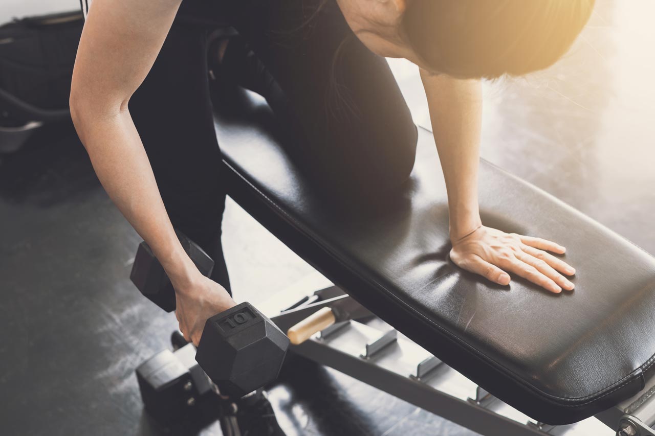 Die Hantelbank ist das Herzstück eines jeden ernsthaften Heim-Fitnessstudios.