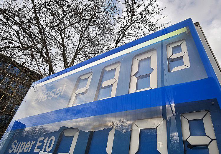 Spritpreise: RWI sieht höhere Steuereinahmen – BMF widerspricht