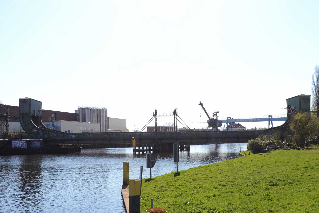Die Hunte-Klappbrücke wird für den Bahnverkehr gesperrt.