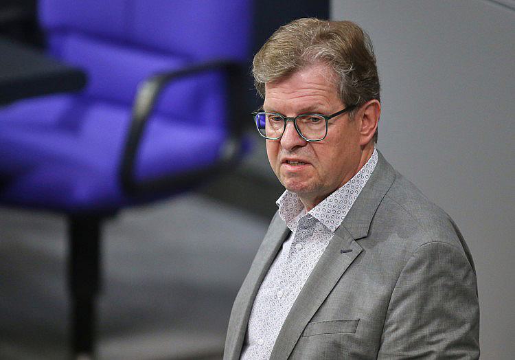 Der SPD-Außenpolitiker Ralf Stegner fordert die Europäische Union zu einer gemeinsamen Flüchtlingspolitik auf.