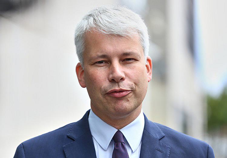 Die geplante Ernennung von Steffen Bilger (CDU) zum Bundesverkehrsminister stößt bei der Opposition schon im Vorfeld auf Kritik.