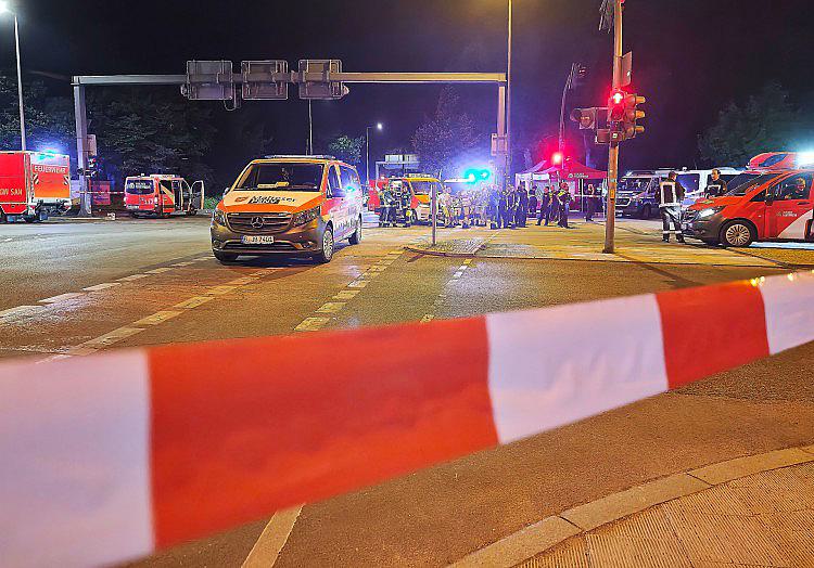 Nach der Todesfahrt beim Berliner CSD sucht die Polizei einen Tatverdächtigen aus dem "islamistischen Milieu".
