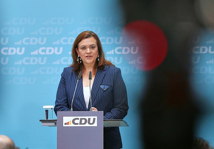 CDU-Generalsekretärin Franziska Hoppermann will sich mit einer neuen Strategie gegen den Vertrauensverlust an der Parteibasis und in der Bevölkerung stemmen.