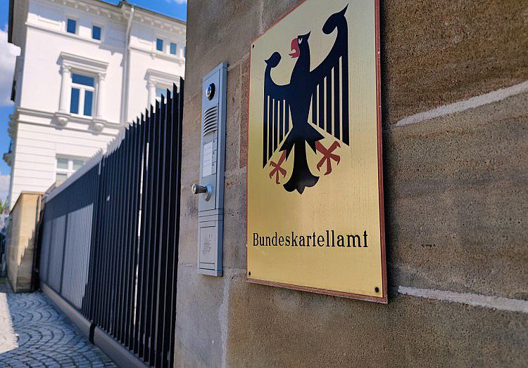 Das Bundeskartellamt stößt bei seiner Untersuchung der stark gestiegenen Kraftstoffpreise auf juristischen Widerstand.