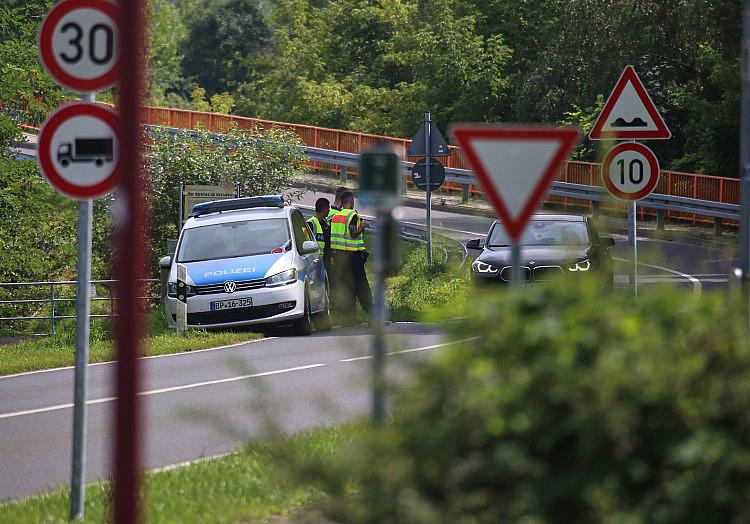 Die Gewerkschaft der Polizei (GdP) warnt nach den Vorfällen von Ceuta vor einem möglichen Zuwachs illegaler Einreiseversuche nach Deutschland.