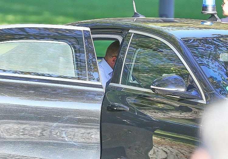 Bundeskanzler Friedrich Merz (CDU) fährt nach der Sondersitzung der Unionsfraktion und der Ernennung neuer Minister am Mittwoch offenbar in eine Art Kurzurlaub.