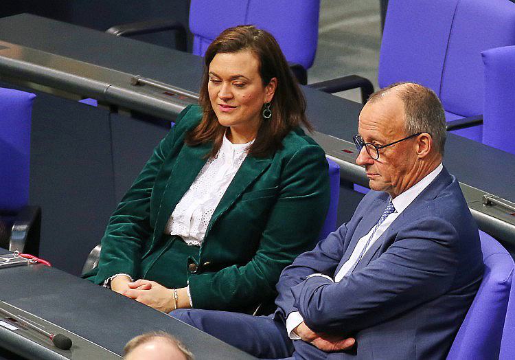 Die Bundestagsabgeordnete und derzeitige CDU-Schatzmeisterin Franziska Hoppermann soll als Nachfolgerin von Carsten Linnemann neue Generalsekretärin ihrer Partei werden.