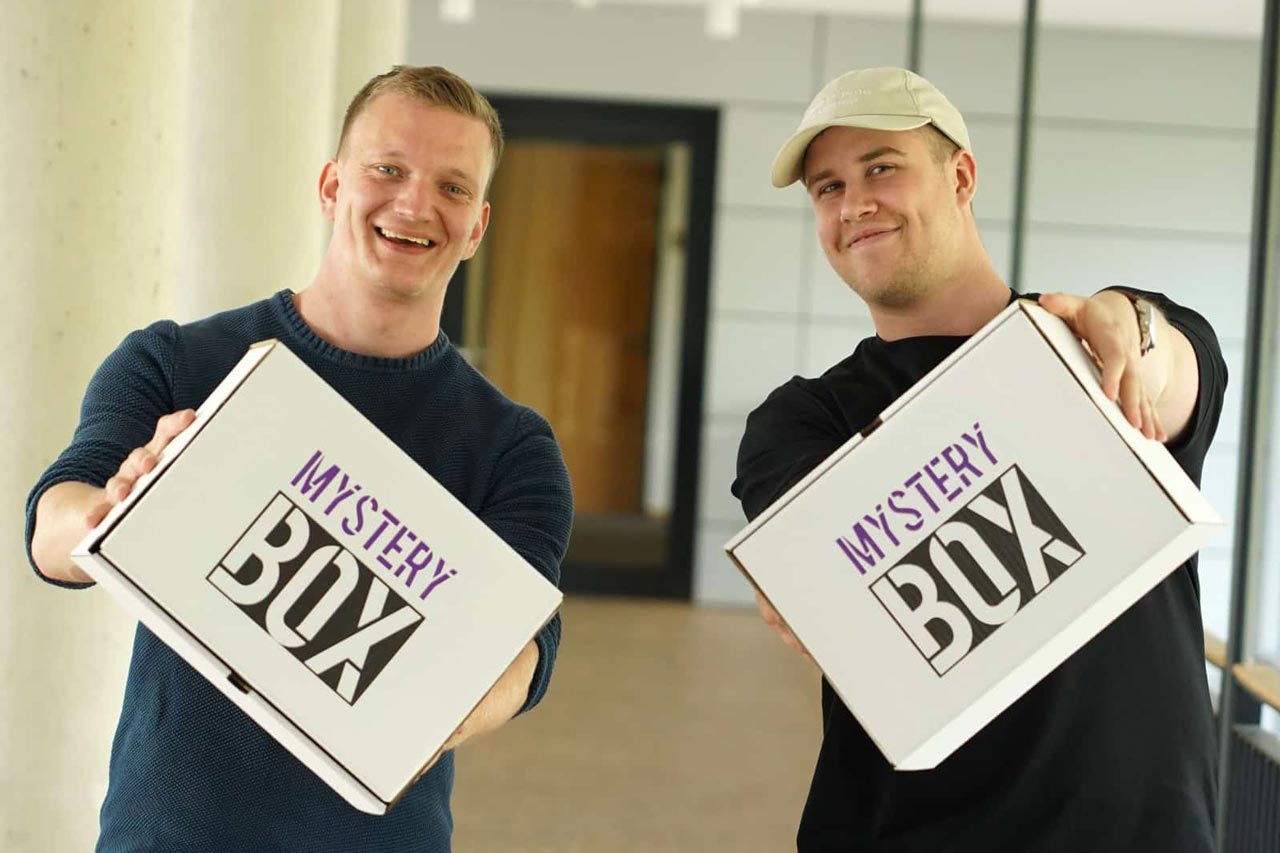 Samuel Schön und Jonah Schröder haben in Oldenburg Mystery Box gegründet.