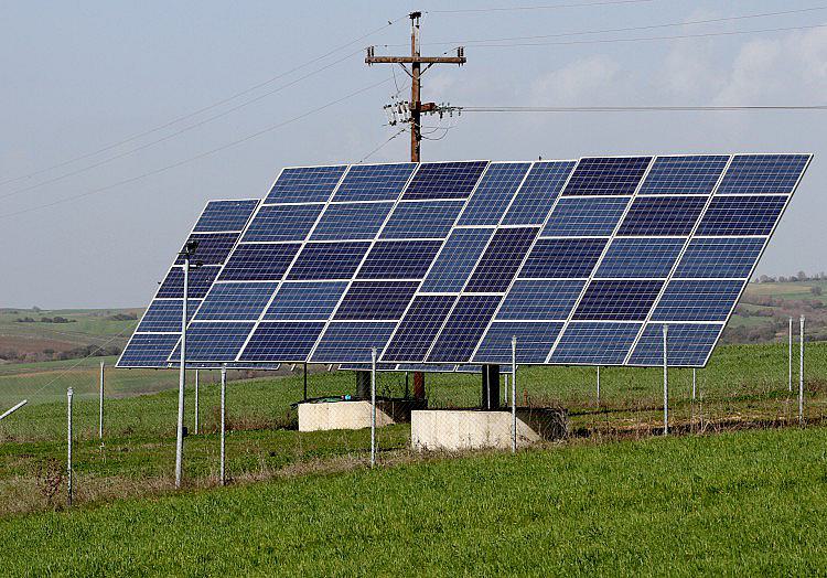 Der Bundesverband der Energie- und Wasserwirtschaft (BDEW) sieht trotz Trockenheit und Niedrigwasser keine Gefährdung der Stromversorgung in Deutschland.