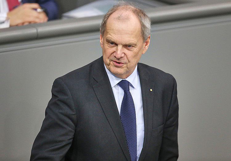 Der CDU-Abgeordnete Fritz Güntzler hat Fehler bei seiner kurzfristigen Absage des Verkehrsministerpostens eingeräumt und um Entschuldigung gebeten.