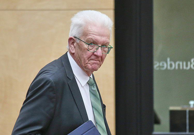 Der ehemalige Ministerpräsident von Baden-Württemberg, Winfried Kretschmann (Grüne), hat die Amtsführung von Bundeskanzler Friedrich Merz (CDU) gelobt.