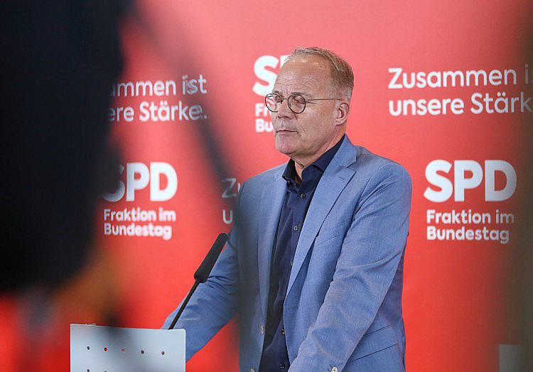 Nach den umfassenden CDU-Personalwechseln hält SPD-Fraktionschef Matthias Miersch Umbesetzungen in seiner Partei nicht für erforderlich.