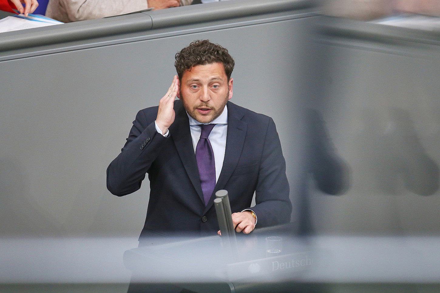 Grünen-Chef kritisiert Attestpflicht als „Quatsch“