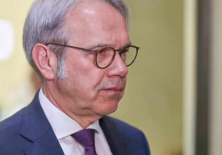 Thüringens Innenminister Georg Maier (SPD) geht davon aus, dass sicherheitsrelevante Vorfälle wie der verhinderte Drohnenanschlag auf dem Flughafen Leipzig/Halle mit den bevorstehenden Landtagswahlen in Zusammenhang stehen.