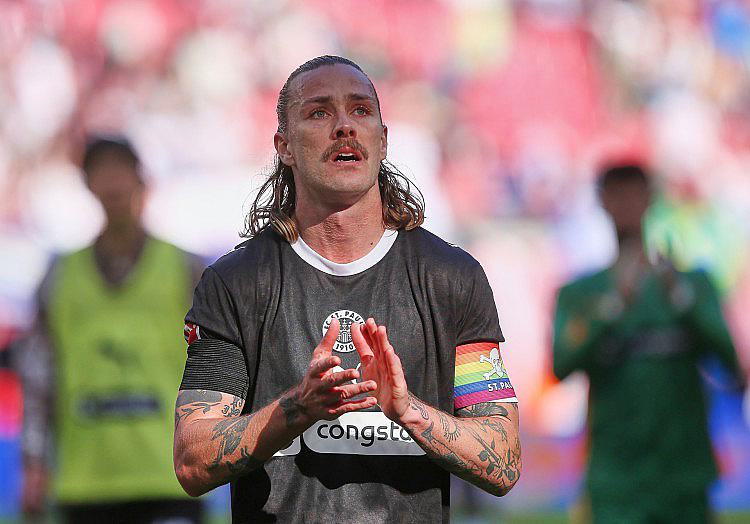 Der australische Mittelfeldspieler Jackson Irvine hat den FC St. Pauli verlassen und ist mit sofortiger Wirkung zu Cerezo Osaka in die japanische J.