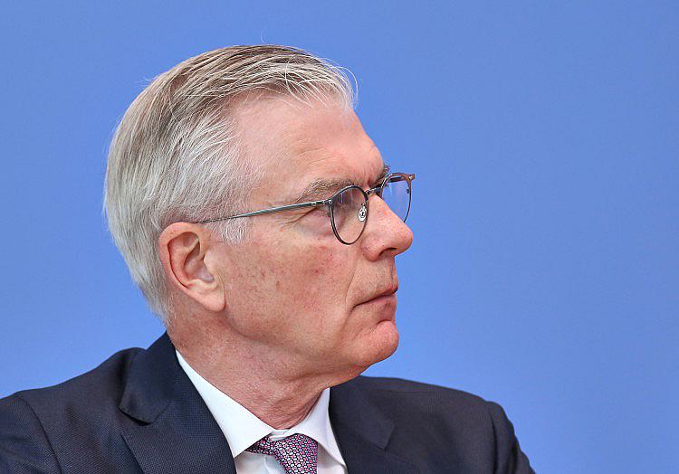 Der Ökonom Martin Werding, Mitglied des Sachverständigenrats der Bundesregierung und der Rentenkommission, hat die Regierungskoalition davor gewarnt, das Paket an Reformvorschlägen für die Rente wieder zu öffnen und einzelne Maßnahmen herauszunehmen.