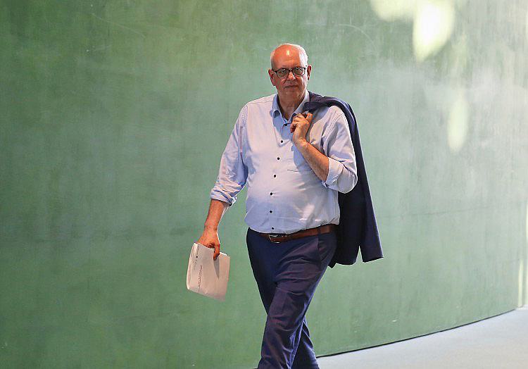 Nach dem Vorstoß der drei Ost-CDU-Ministerpräsidenten hat auch der Bremer Bürgermeister Andreas Bovenschulte (SPD) die geplante Abschaffung der Rente mit 63 wieder infrage gestellt.