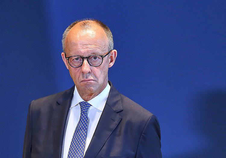 Trotz wachsender Kritik innerhalb der CDU sieht der Politikwissenschaftler Constantin Wurthmann derzeit keine unmittelbare Gefahr für die Kanzlerschaft von Friedrich Merz (CDU).