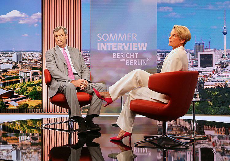 Der CSU-Vorsitzende Markus Söder spricht sich für Ilse Aigner als künftige Bundespräsidentin aus. "Die Ilse wäre, wie ich glaube, eine gute Bundespräsidentin und es würde mich freuen, wenn es am Ende klappen würde", sagte Söder im ARD-Sommerinterview.