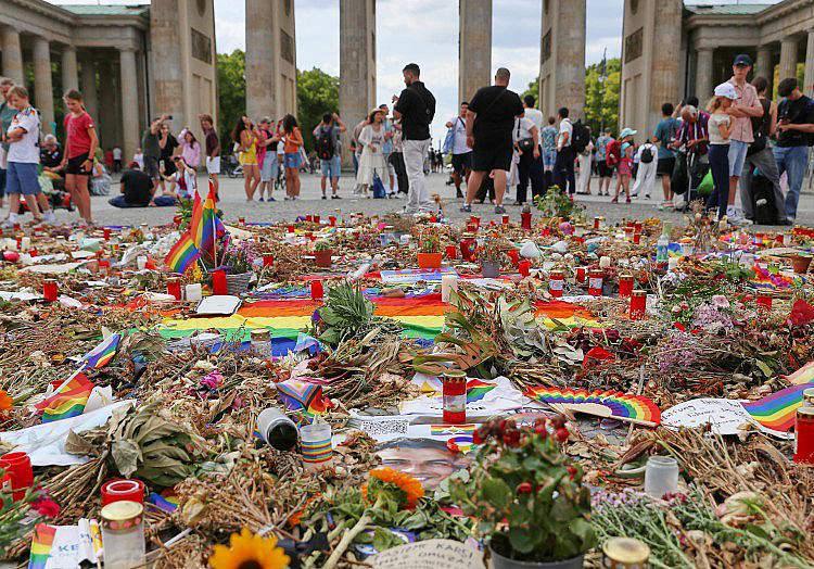 Die FDP hat nach dem islamistischen und queerfeindlichen Anschlag auf den Berliner Christopher Street Day ein härteres Vorgehen gegen Gefährder und extremistische Organisationen gefordert.