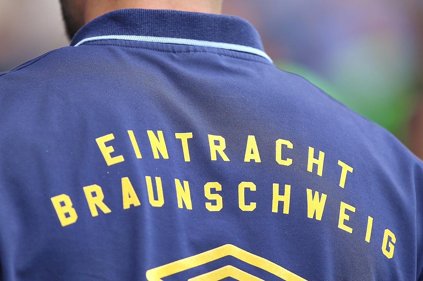 Verletzte Ordnungskräfte bei Zweitligaspiel in Braunschweig