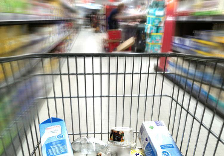 Das Ifo-Geschäftsklima im Einzelhandel ist im Juli auf -28,7 Punkte gestiegen, nach -32,4 Punkten im Juni.