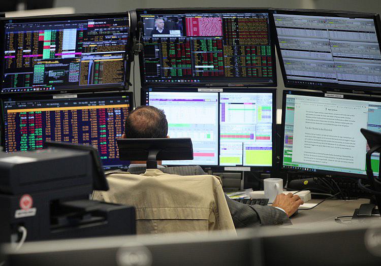 Am Mittwoch hat der Dax nachgelassen. Zum Xetra-Handelsschluss wurde der Index mit 26.126 Punkten berechnet, ein Minus in Höhe von 0,3 Prozent im Vergleich zum Vortagesschluss.