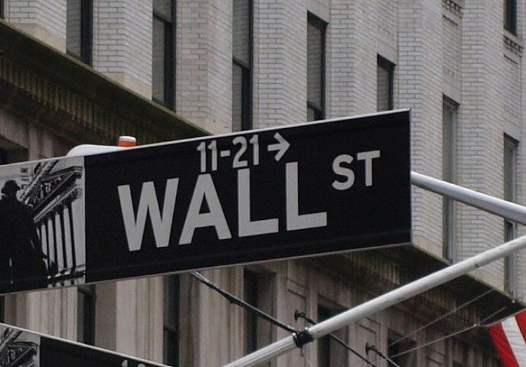 Die US-Börsen haben am Freitag zugelegt. Zu Handelsende in New York wurde der Dow mit 54.037 Punkten berechnet, ein Plus in Höhe von 0,3 Prozent im Vergleich zum vorherigen Handelstag.