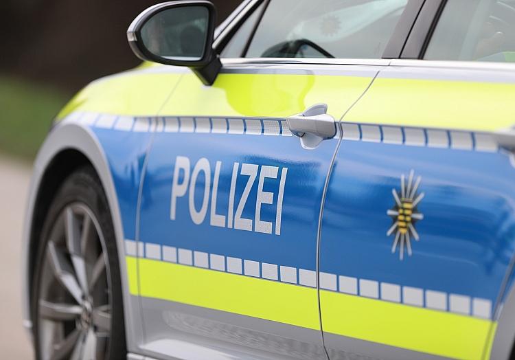 Ein 27-jähriger Motorradfahrer ist am Montagabend bei einem Wildunfall auf der Bremer Straße in Lingen schwer verletzt worden.