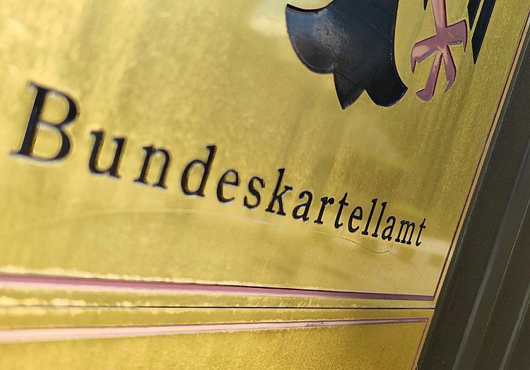 Die CSU erwartet vom Bundeskartellamt eine rasche Überprüfung möglichen Fehlverhaltens der Mineralölkonzerne bei der Preisgestaltung für Benzin und Diesel und bei Fehlverhalten entsprechende Strafen.