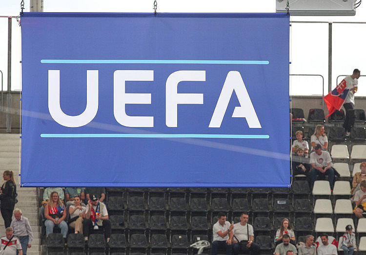 Nach der Absage der Investorenpläne von Fifa-Präsident Gianni Infantino hat die Uefa gegen die Fifa-Spitze nachgelegt.