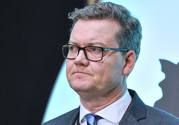 Das Personalkarussell in Berlin dreht sich weiter: Kulturstaatsminister Wolfram Weimer (parteilos) verliert seinen Sprecher Hero Warrings.