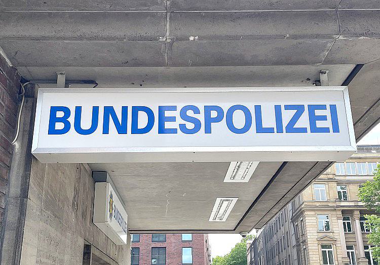Nach dem Drohnen-Vorfall am Flughafen Leipzig hat die Gewerkschaft der Polizei (GdP) die Abläufe in der Zusammenarbeit der Behörden begrüßt und die gute technische Ausstattung der Bundespolizei hervorgehoben.