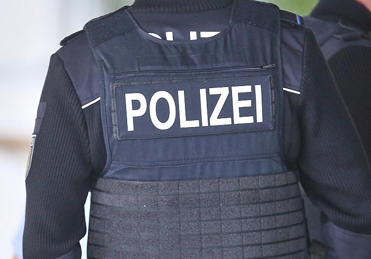 Bei einem schweren Verkehrsunfall auf der Landesstraße 484 bei Grünenplan ist am Montag ein Motorradfahrer tödlich verunglückt.