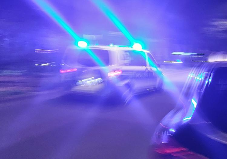 Bei einem Verkehrsunfall auf der Kreisstraße 406 ist am Montag, 3. August, ein 44-jähriger Zweiradfahrer schwer verletzt worden.