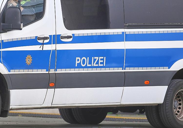 Ein 71-jähriger Fußgänger ist am Montag bei einem Unfall auf einem Zebrastreifen in Seesen schwer verletzt worden.