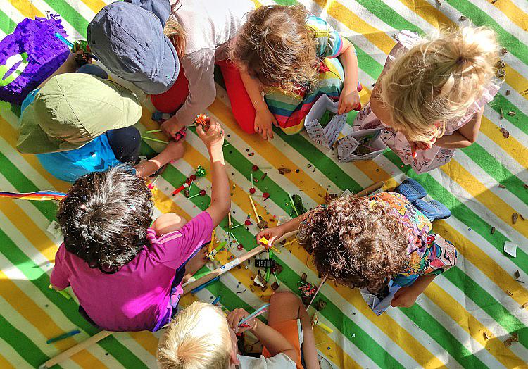Verbraucherschützer fordern Änderungen an den Plänen der neuen staatlichen Altersvorsorge für Kinder.