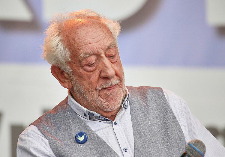 Die Wahlkampf-Aktivitäten des Schauspielers Dieter Hallervorden für die CDU Sachsen-Anhalt stoßen abermals auf parteiinterne Kritik.