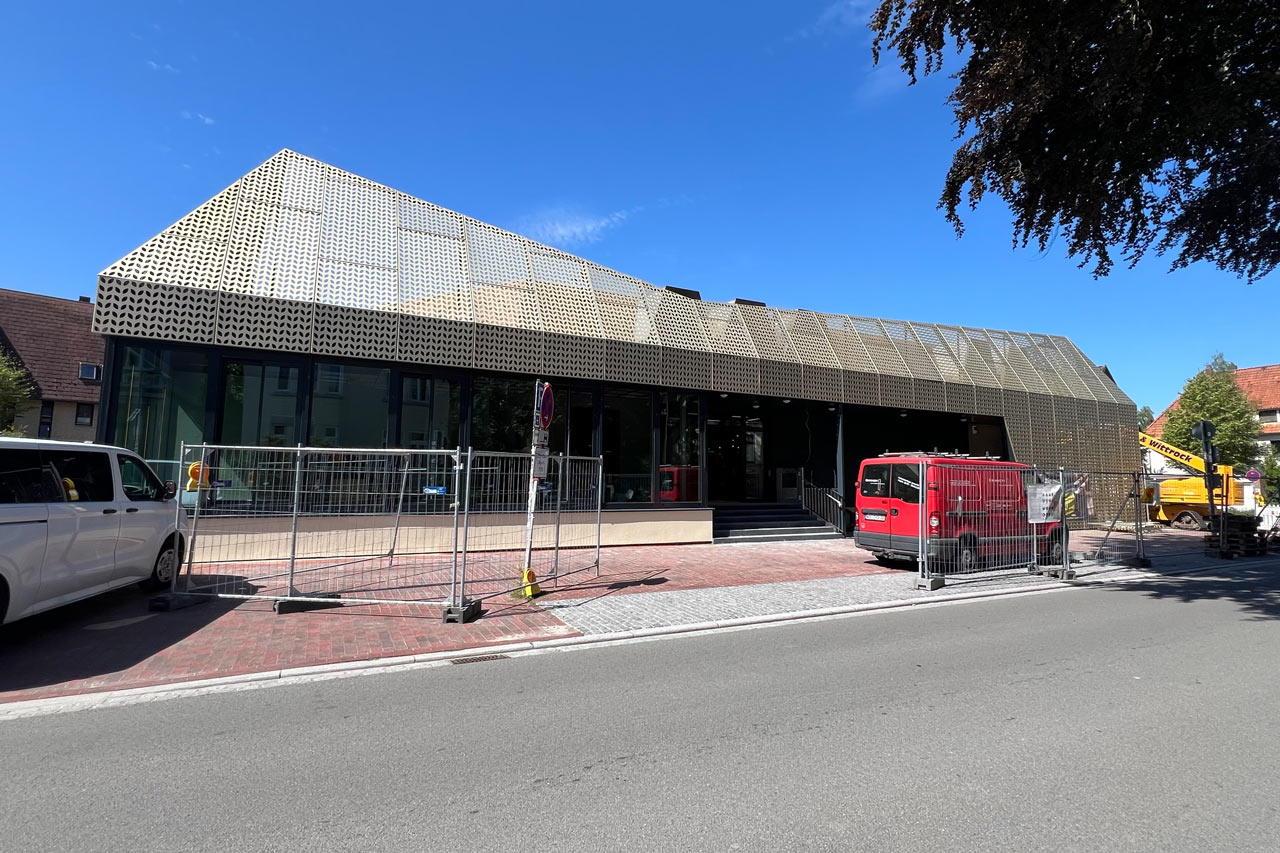 Die Edeka-Filliale an der Zieglehofstraße wurde auch von außen neu gestaltet.