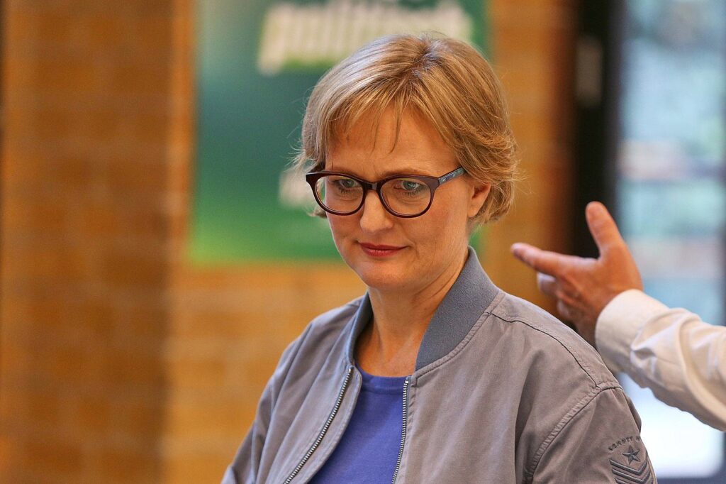Grünen-Chefin Brantner fordert „Erneuerung“ der Demokratie