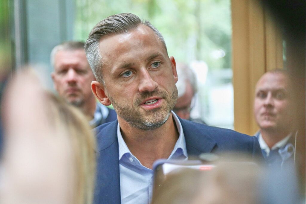 Siegmund befürwortet Rüstungsproduktion für „Remigrationsoffensive“