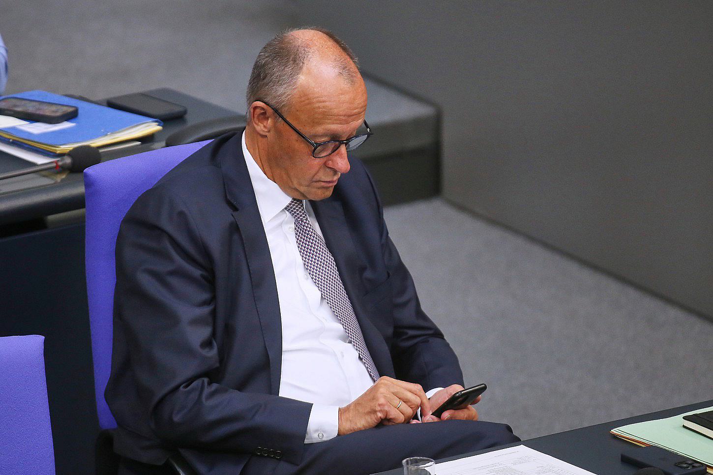 Merz sagt Telefonat mit Trump ab